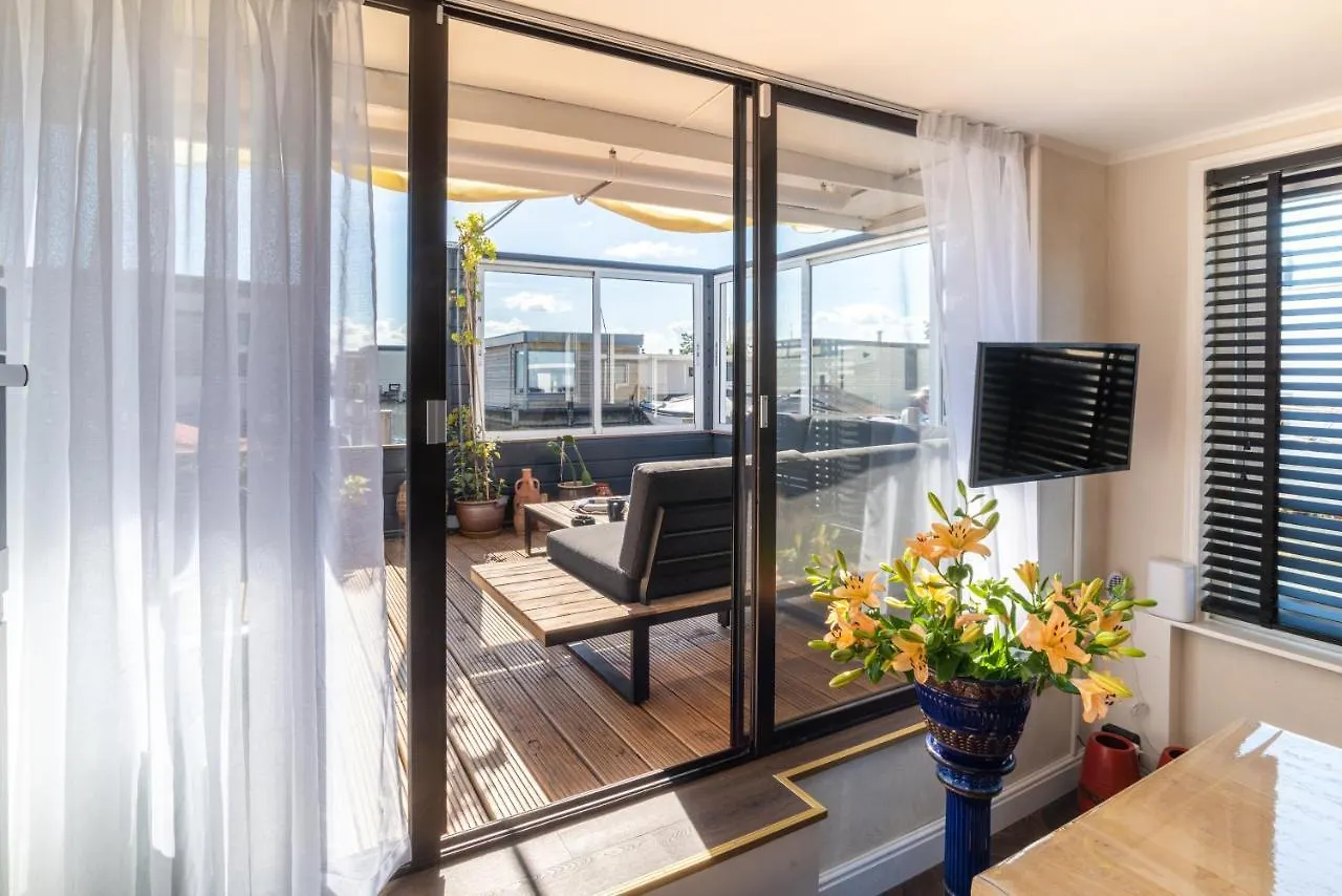 Rw-Aalsmeer,Waterloft Near Amsterdam And Schiphol Holiday home